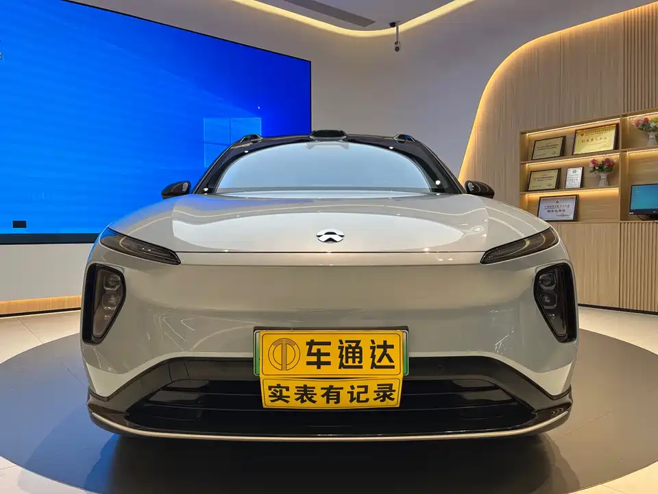 NIO ES6