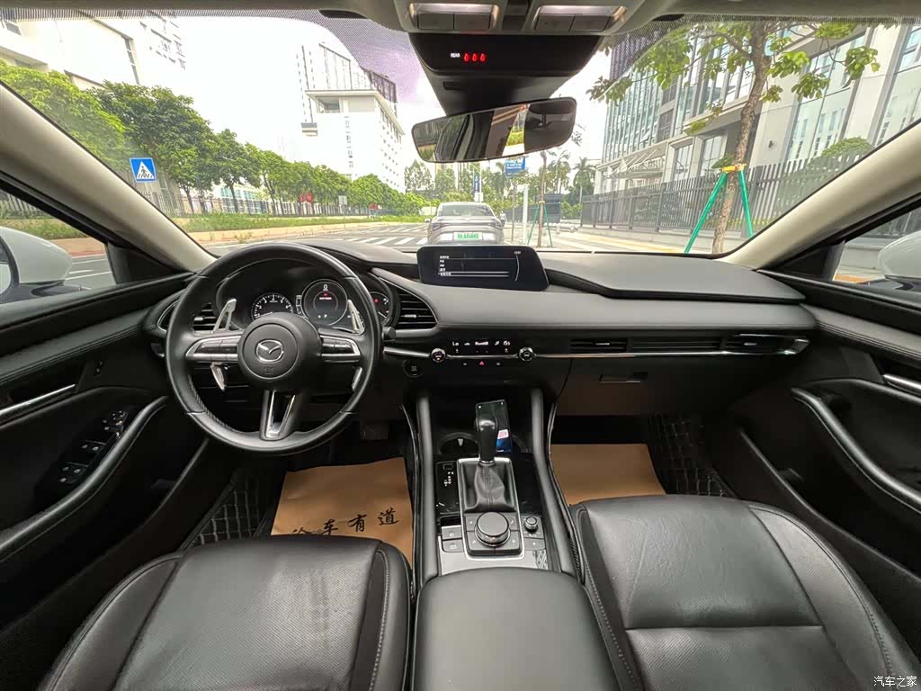 Mazda Mazda3, 2022 все фото