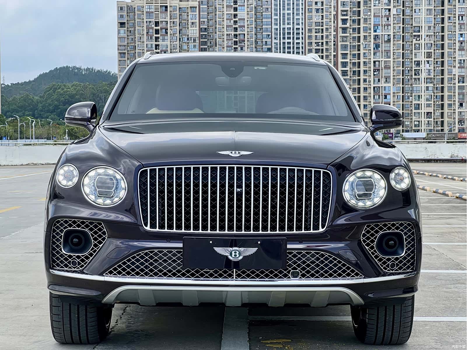 Bentley Bentayga, 2023 3