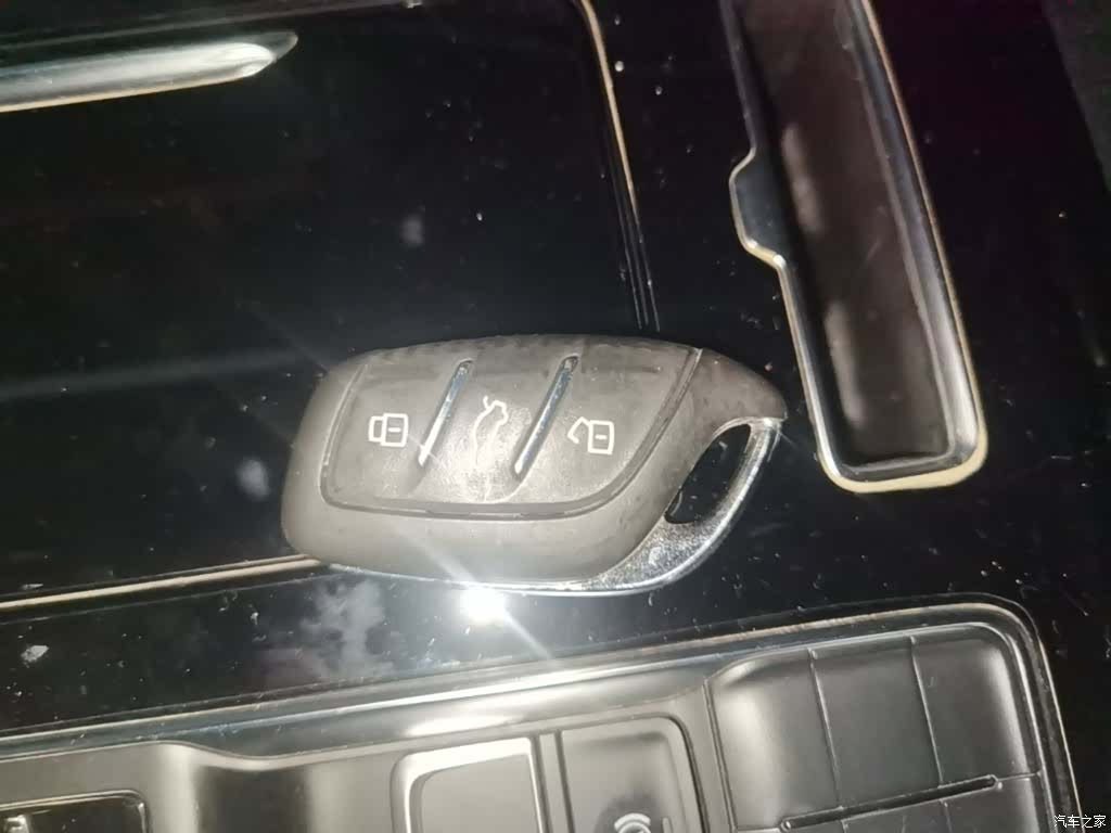 Roewe RX5, 2019 9