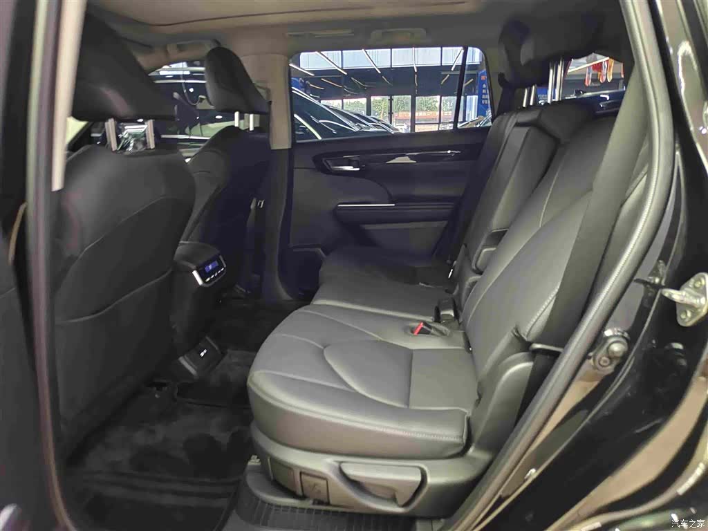 Toyota Highlander, 2024 11