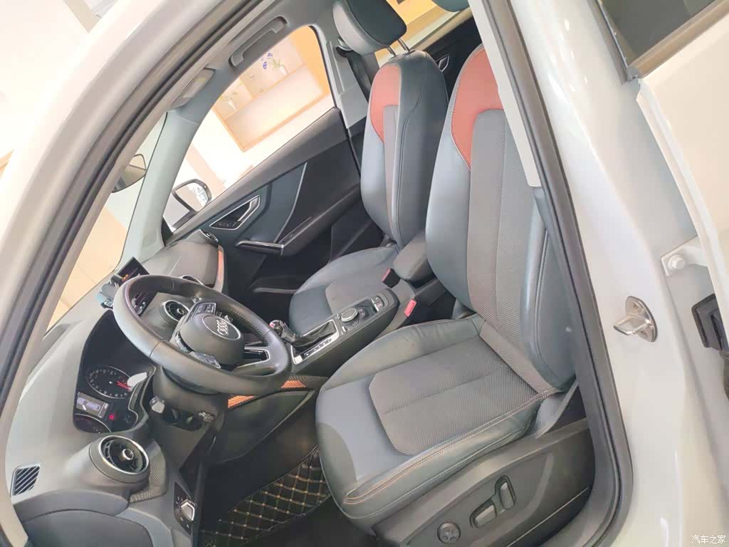 Audi Q2L, 2020 11