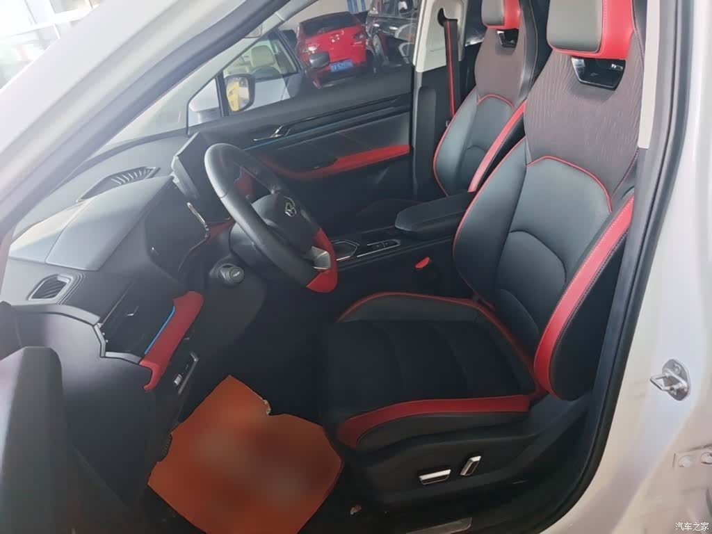Geely Emgrand, 2022 15