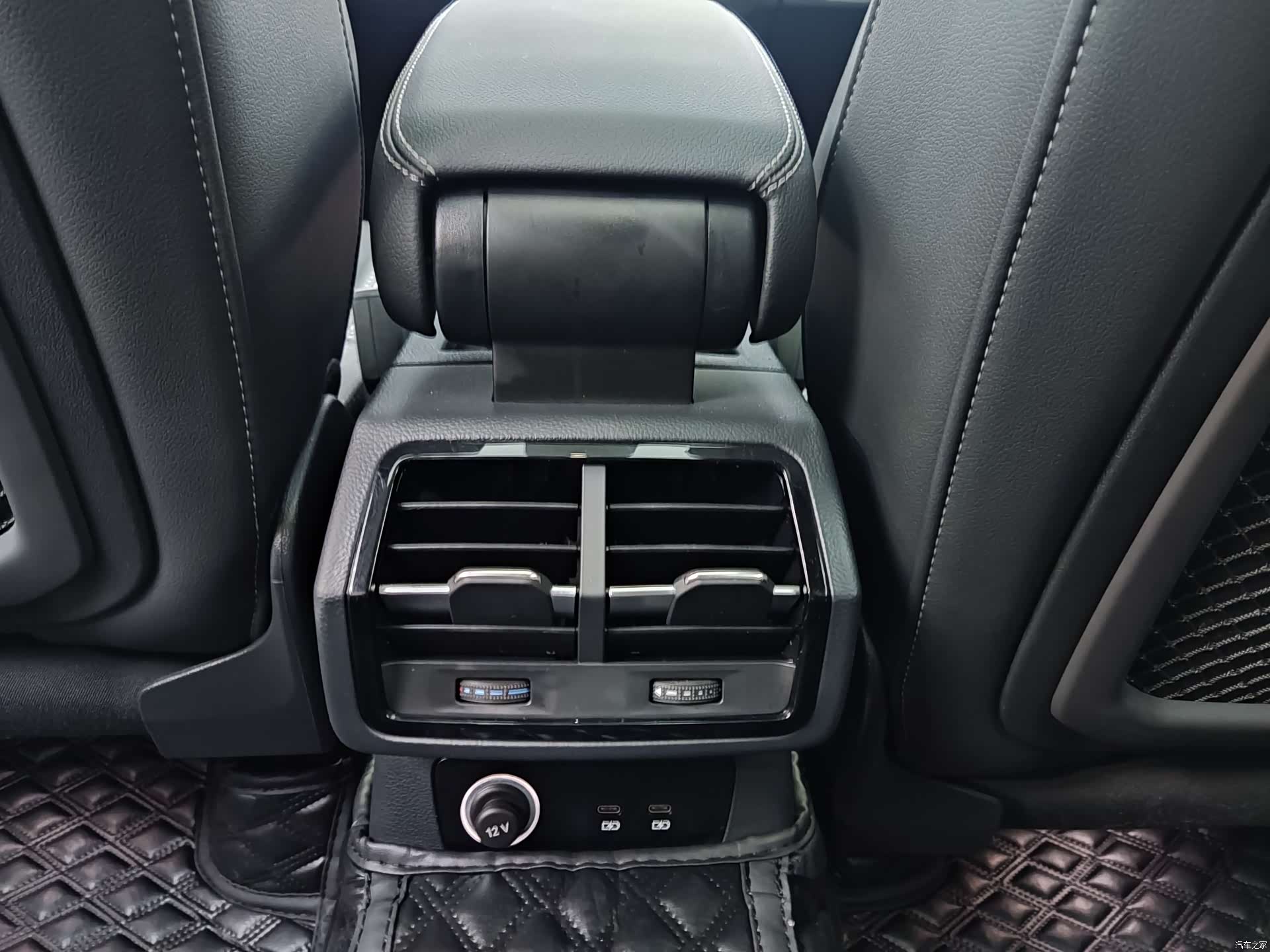 Audi Q3, 2022 13
