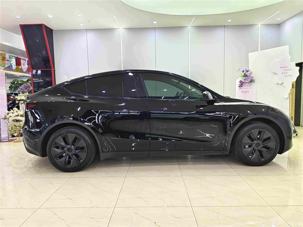 Tesla Model Y, 2024 7