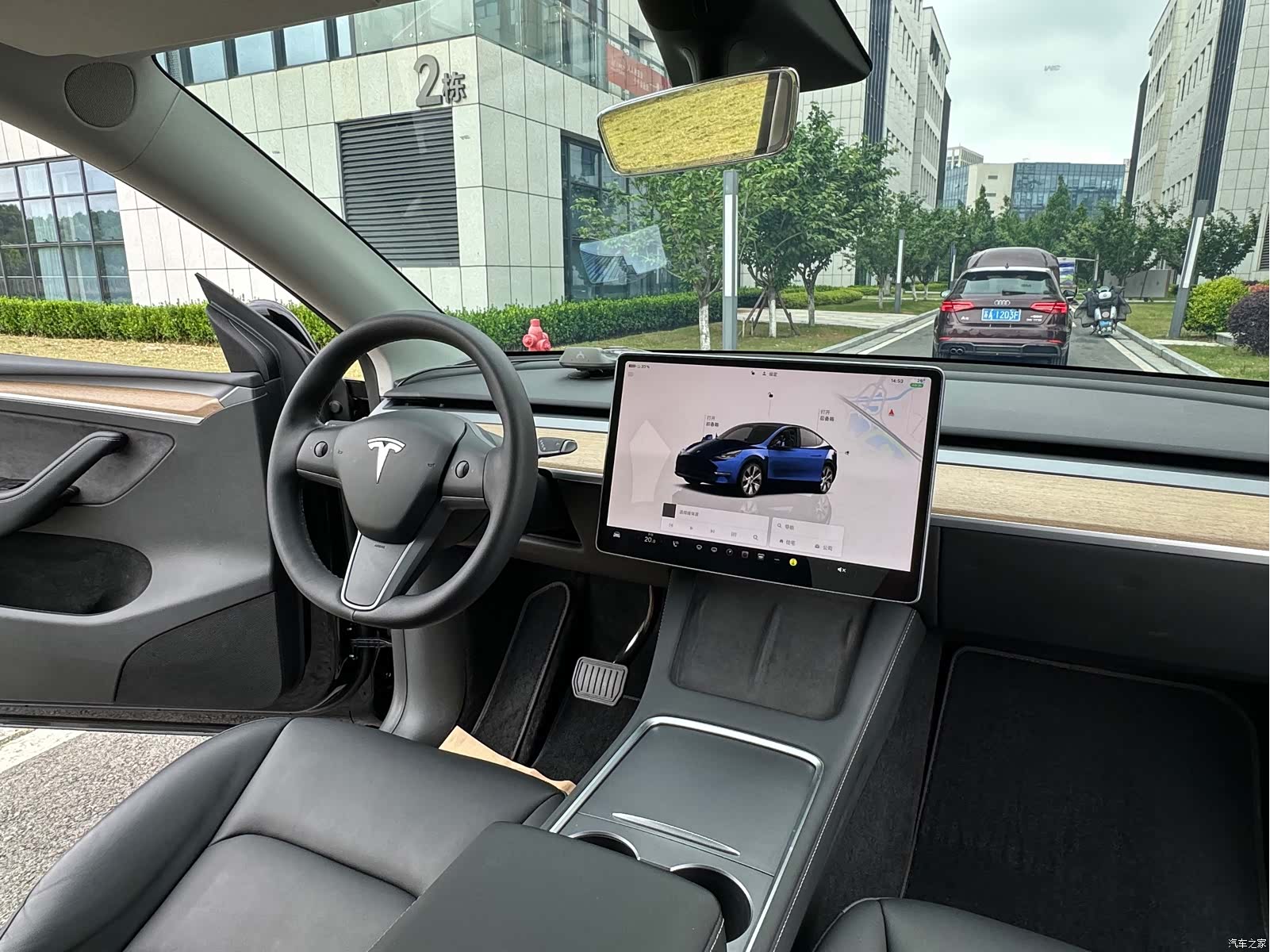 Tesla Model Y, 2022 13