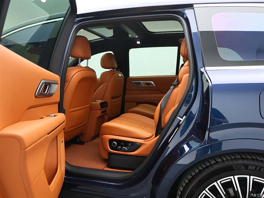 Deepal S09, 2025 13