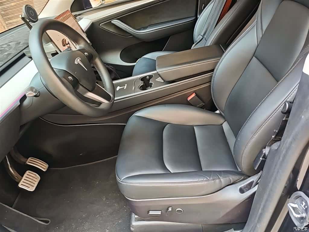Tesla Model Y, 2024 15