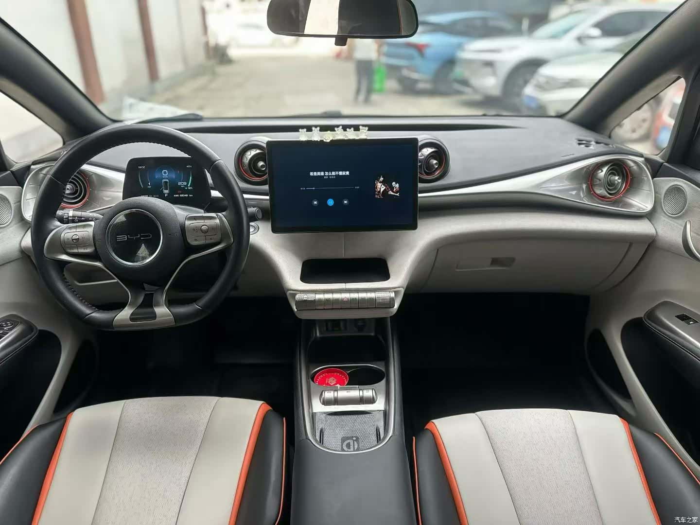 BYD Dolphin, 2022 4