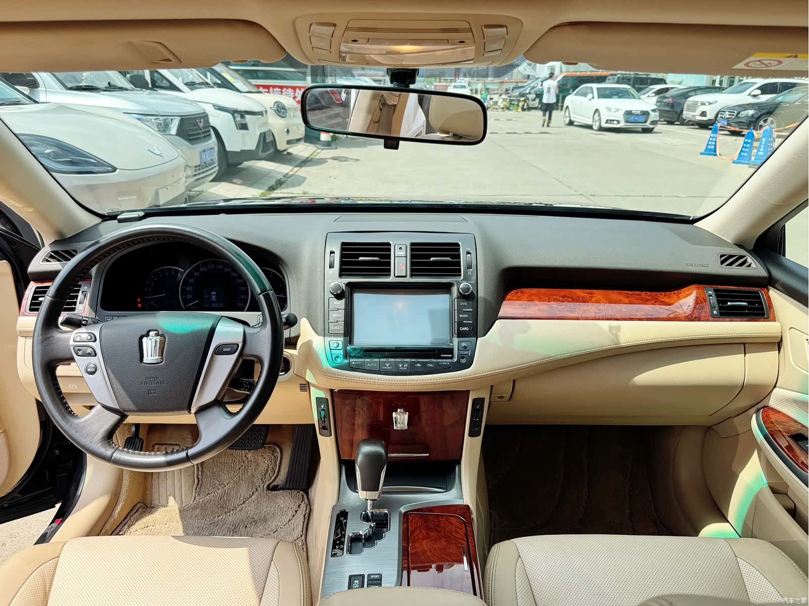 Toyota Crown, 2013 7