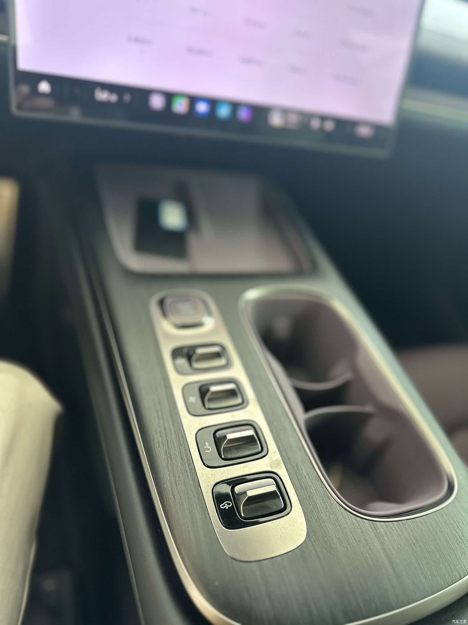 Xiaomi SU7, 2025 12