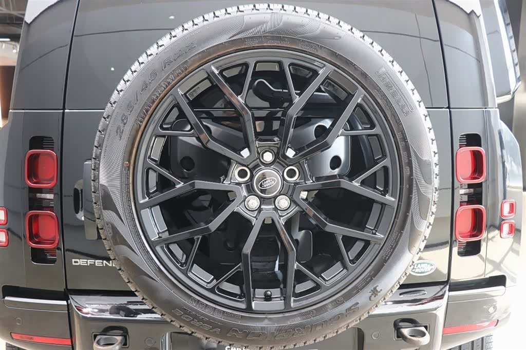Land Rover Defender, 2021 33