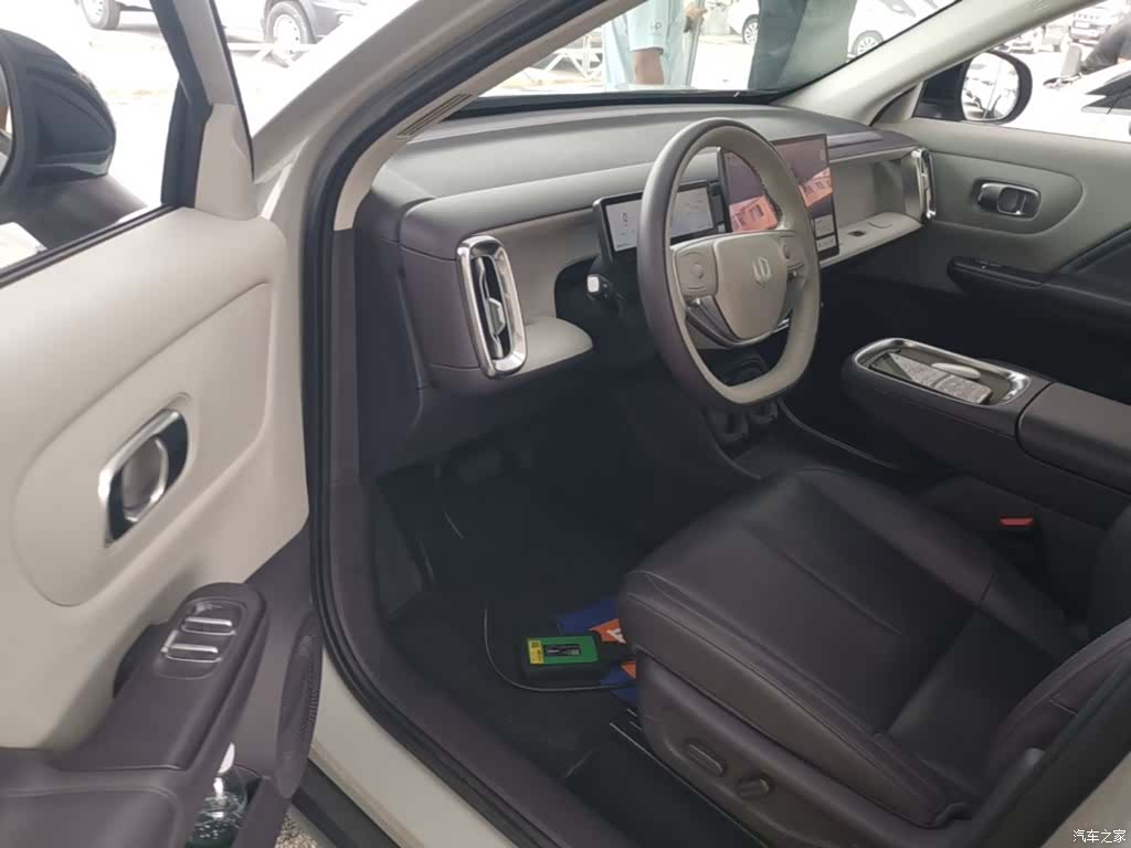 Leapmotor B10, 2025 16