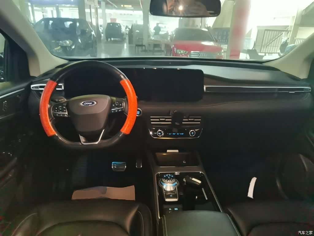 Ford Edge, 2023 10
