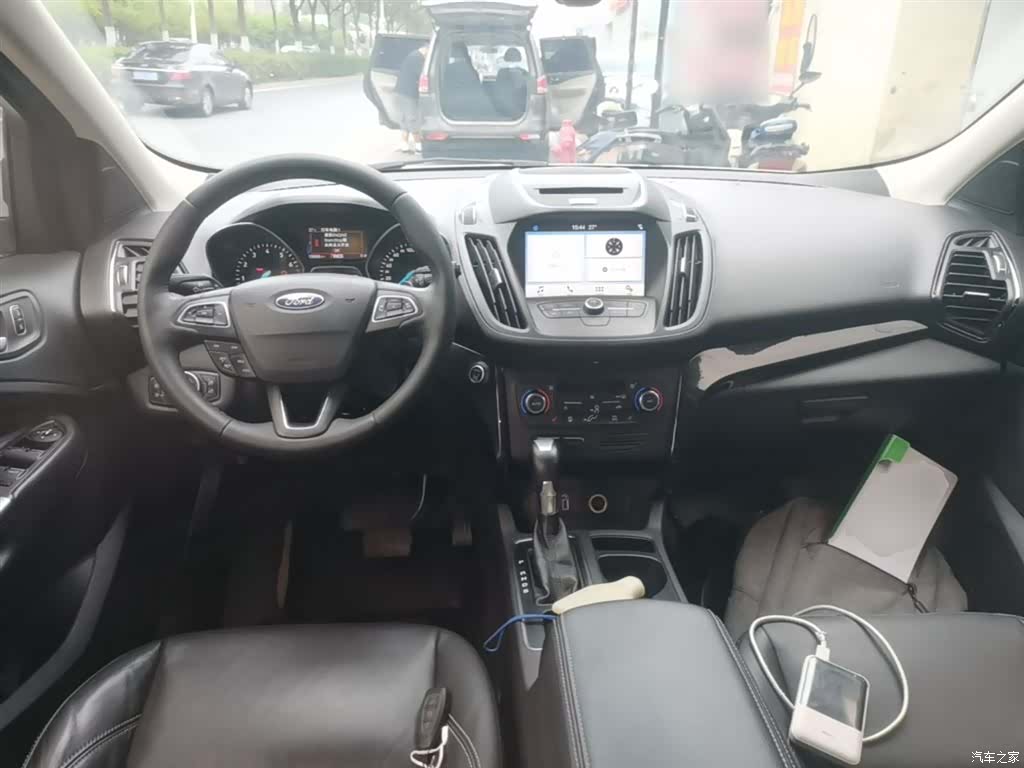 Ford Kuga, 2017 10