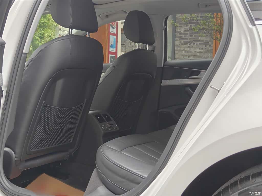 Audi A4L, 2017 13