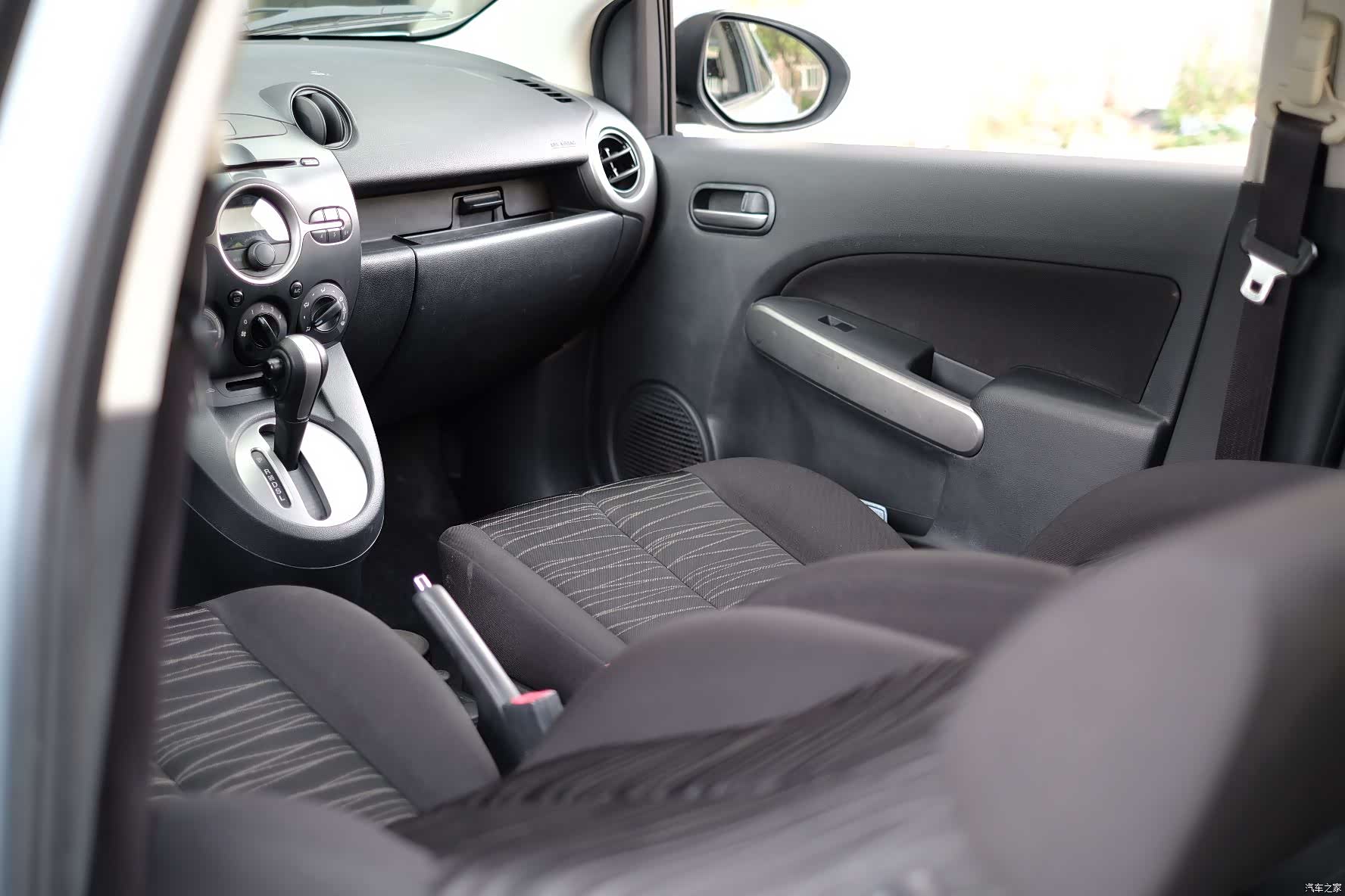 Mazda 2, 2011 38