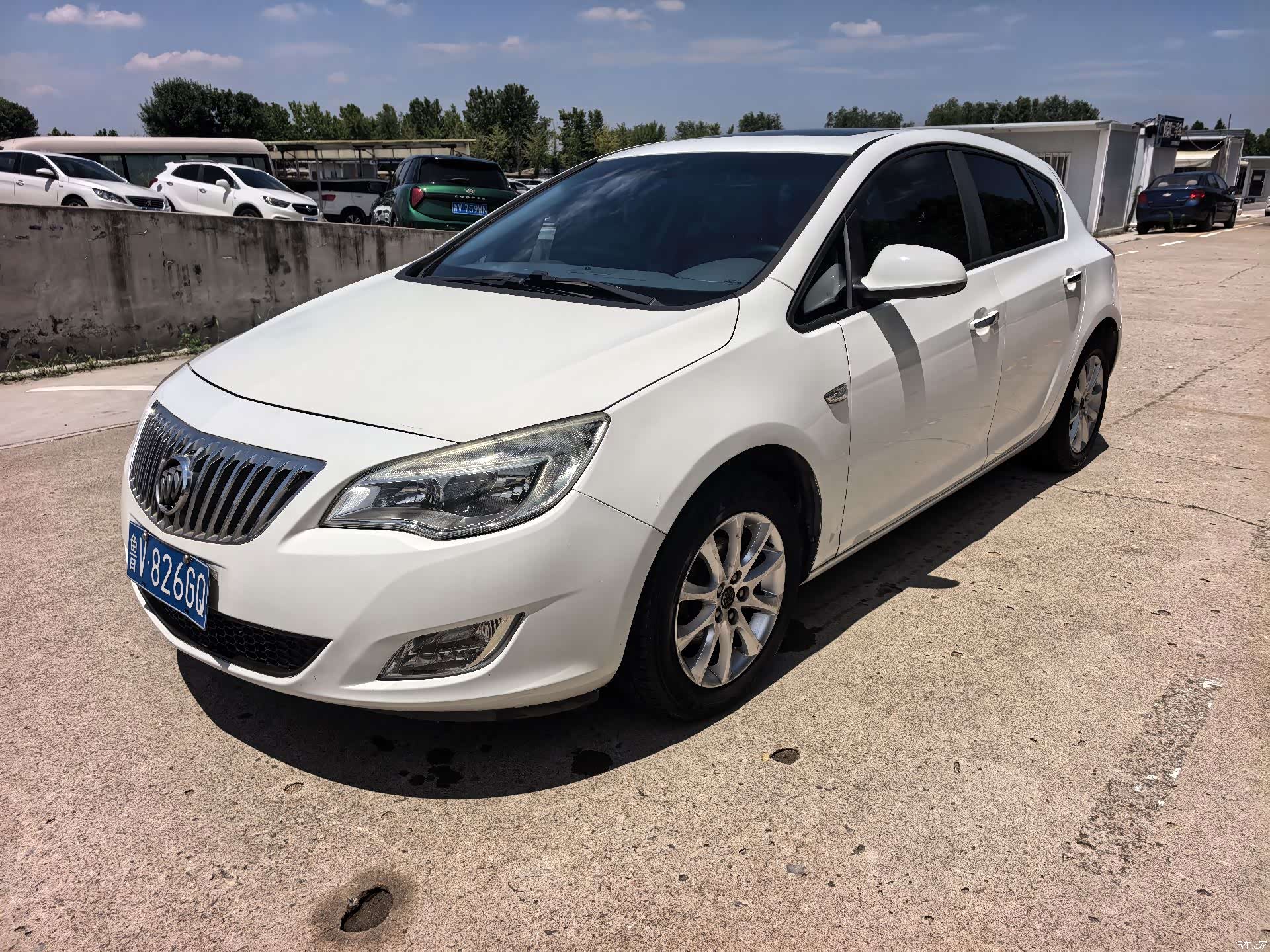 Buick XT, 2012 1