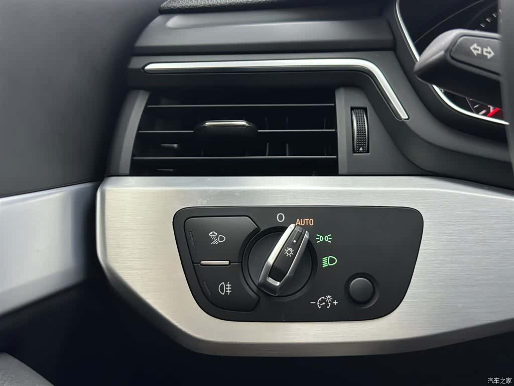 Audi A4L, 2019 13