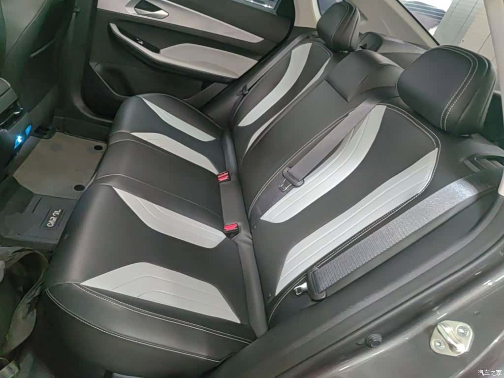 Geely Binray, 2023 17