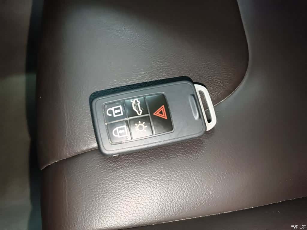 Volvo V40, 2014 17