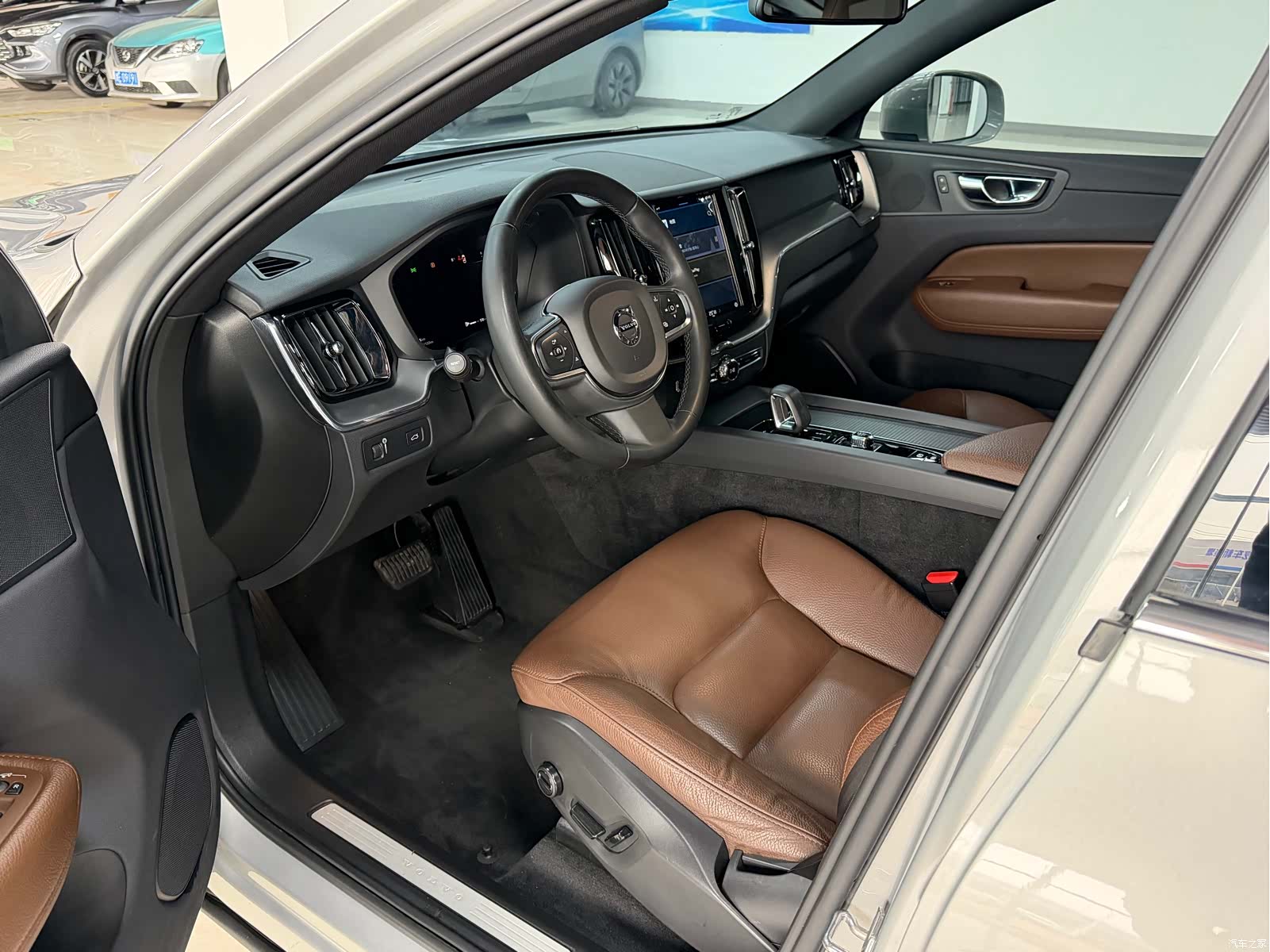 Volvo XC60, 2021 все фото