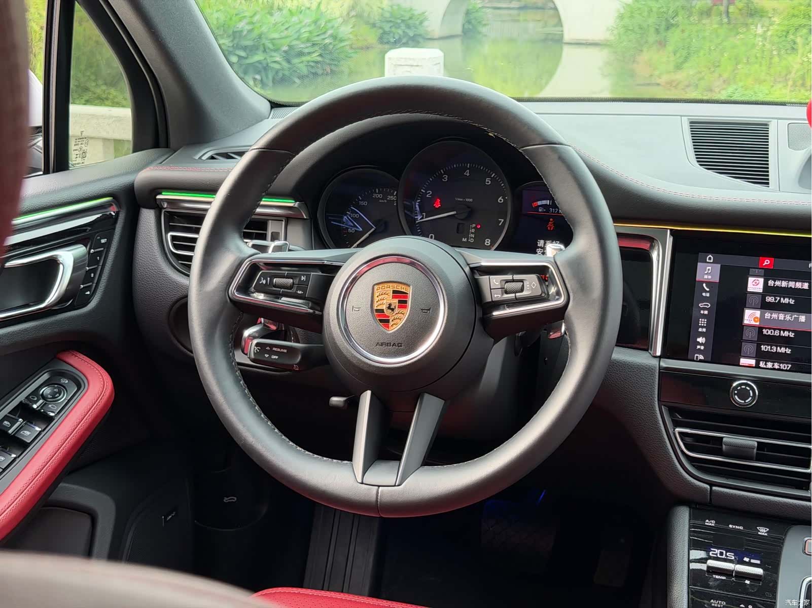 Porsche Macan, 2024 7