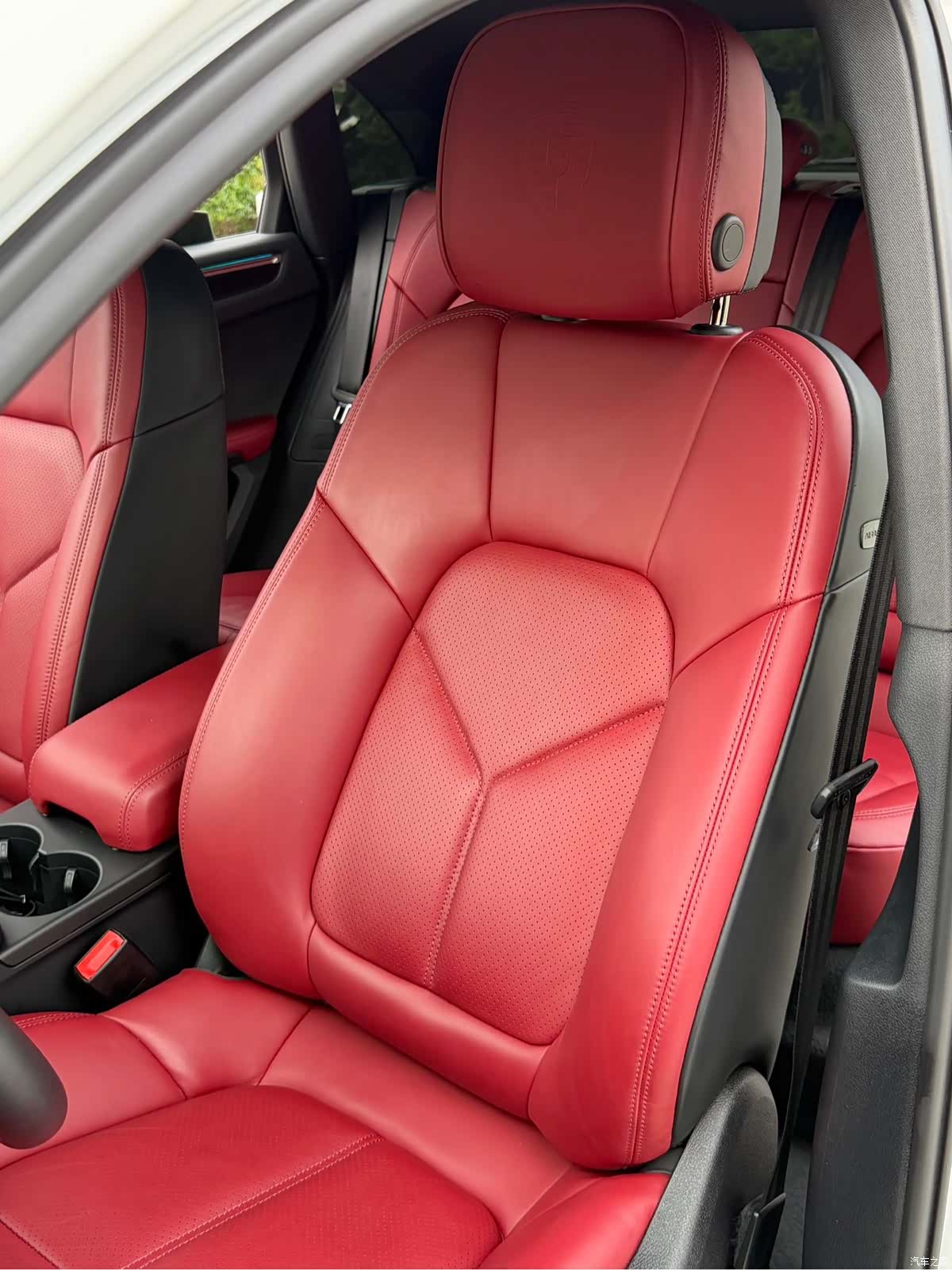 Porsche Macan, 2024 13