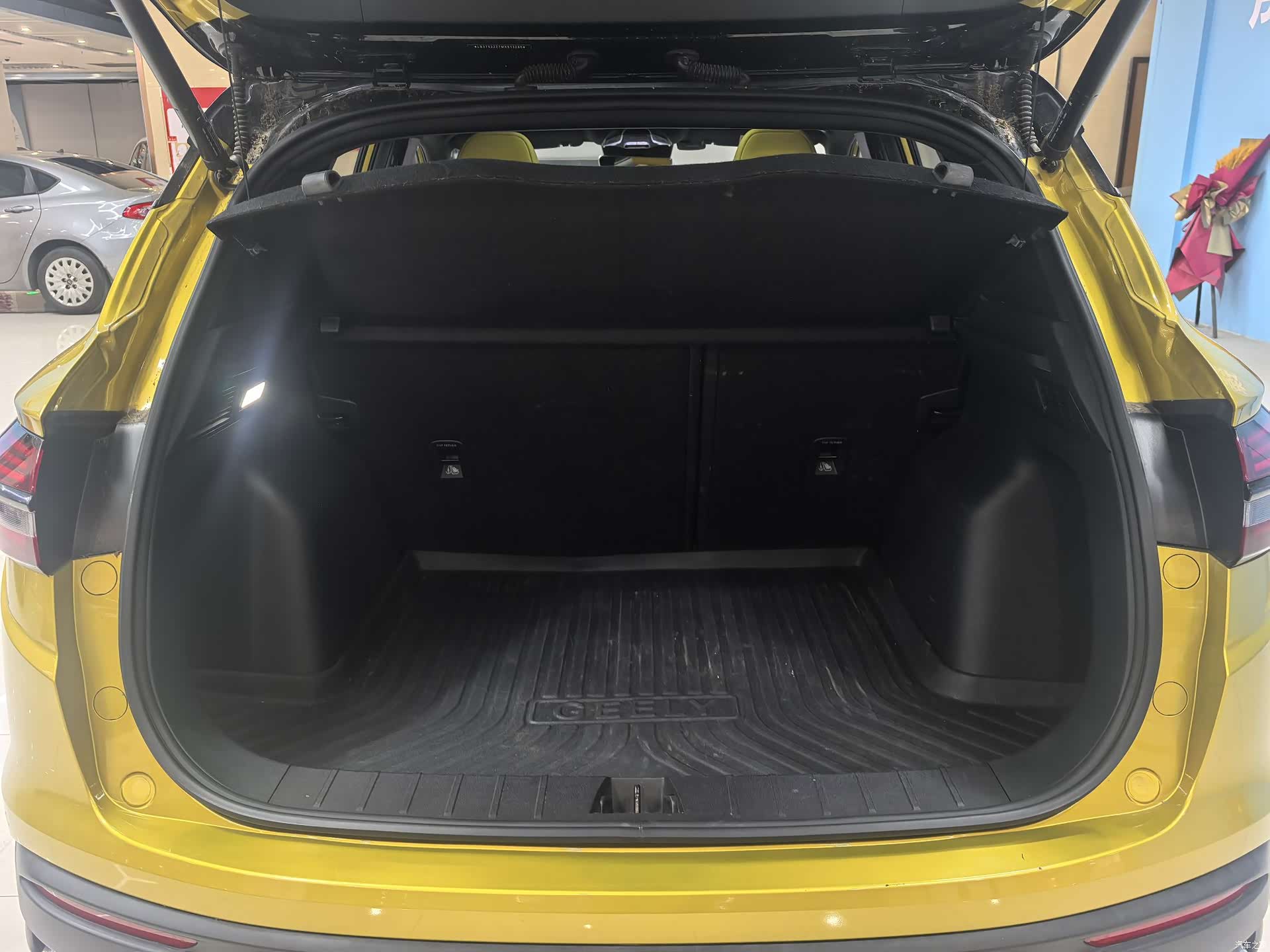 Geely Coolray, 2021 14