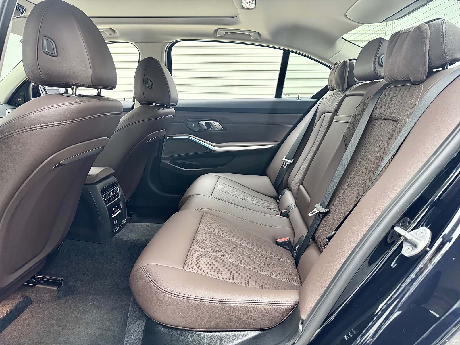 BMW 3 Series, 2025 13