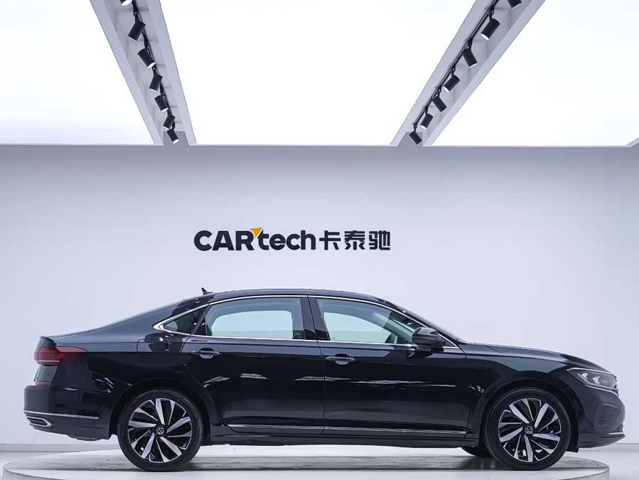 Volkswagen Passat 2025, фото 5