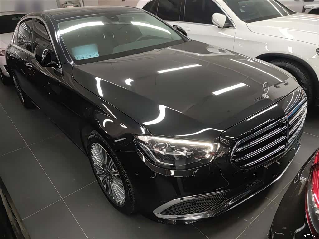 Mercedes-Benz E-Class, 2022 4