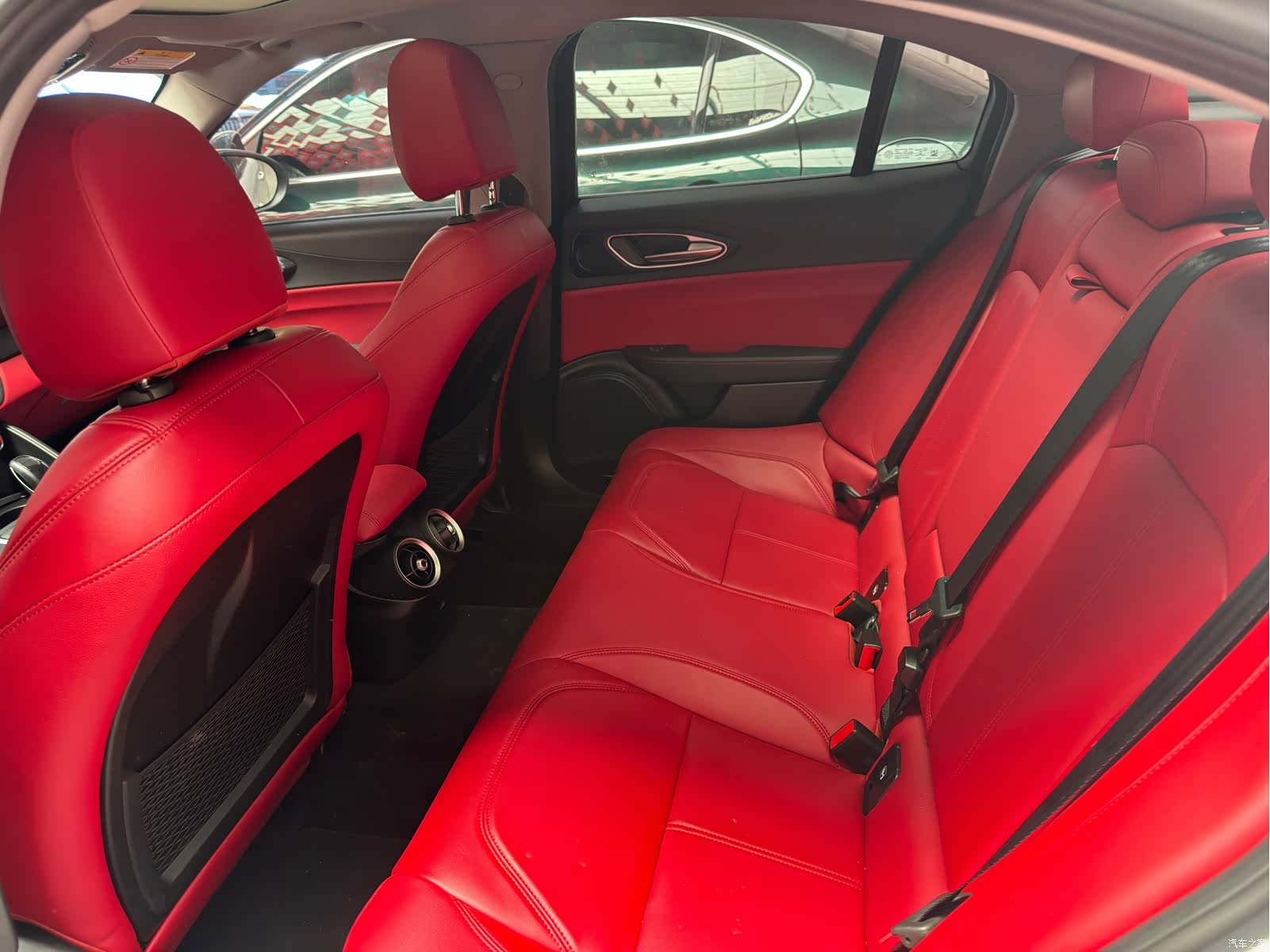 Alfa Romeo Giulia, 2020 все фото