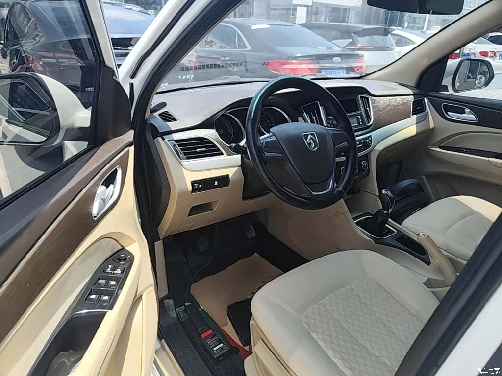 Wuling 730, 2017 16