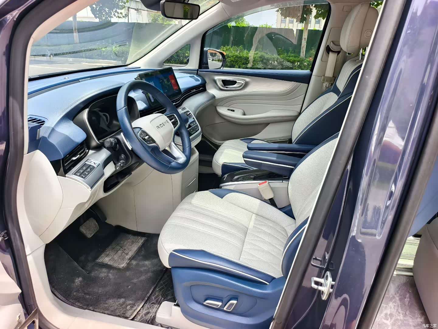 Roewe iMAX8, 2022 3