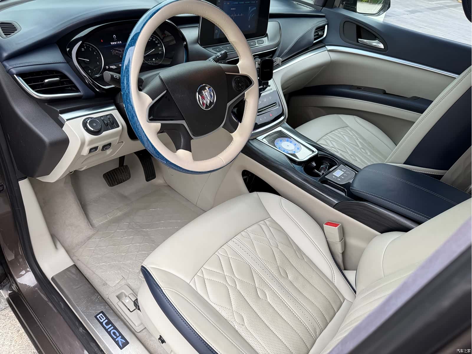 Buick GL8, 2021 9