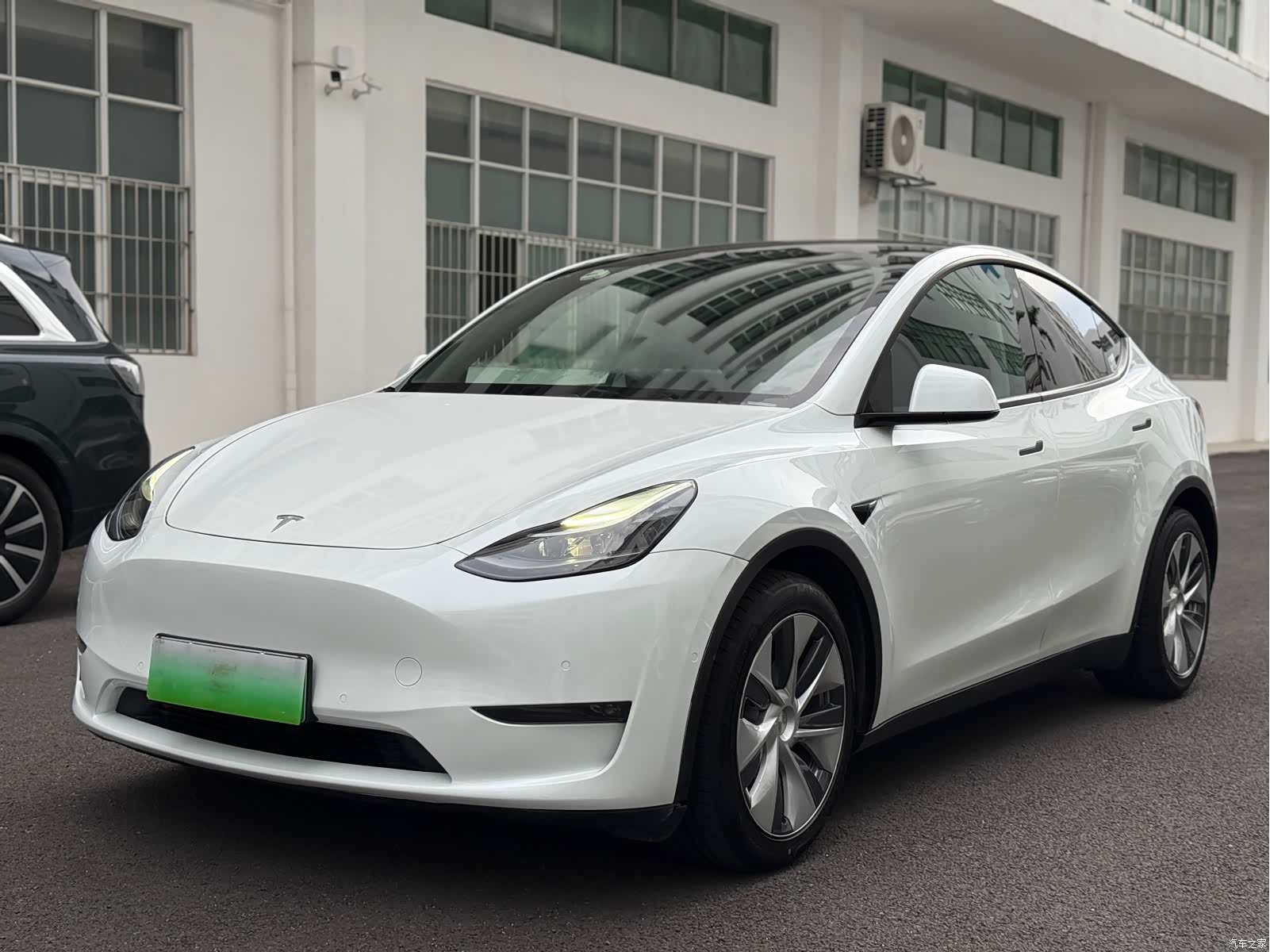 Tesla Model Y, 2021 1