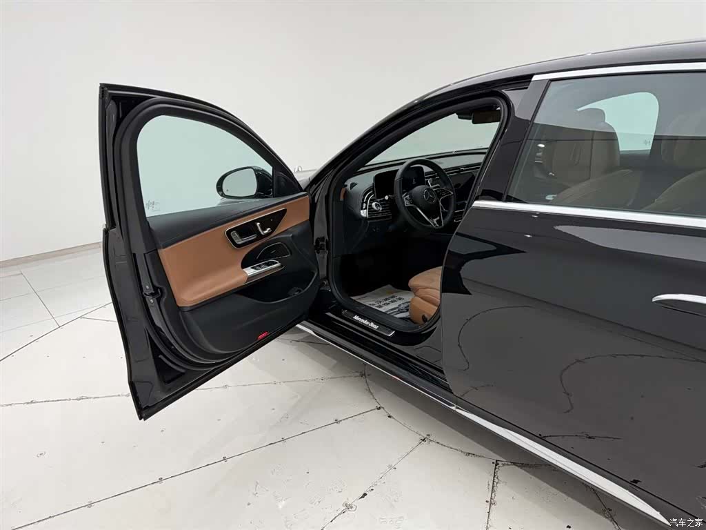 Mercedes-Benz E-Class, 2024 13