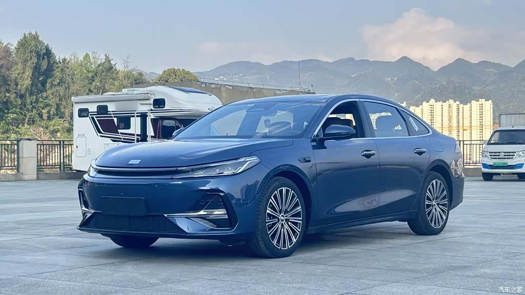 Geely A7, 2025 1