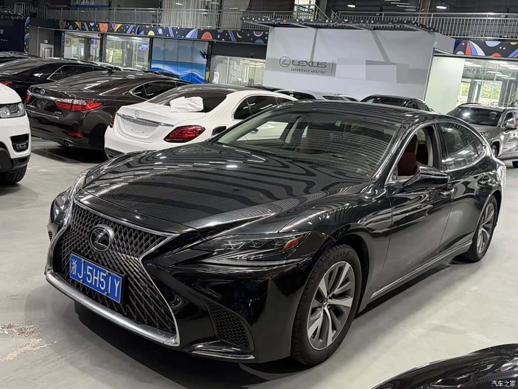 Lexus LS, 2018 1