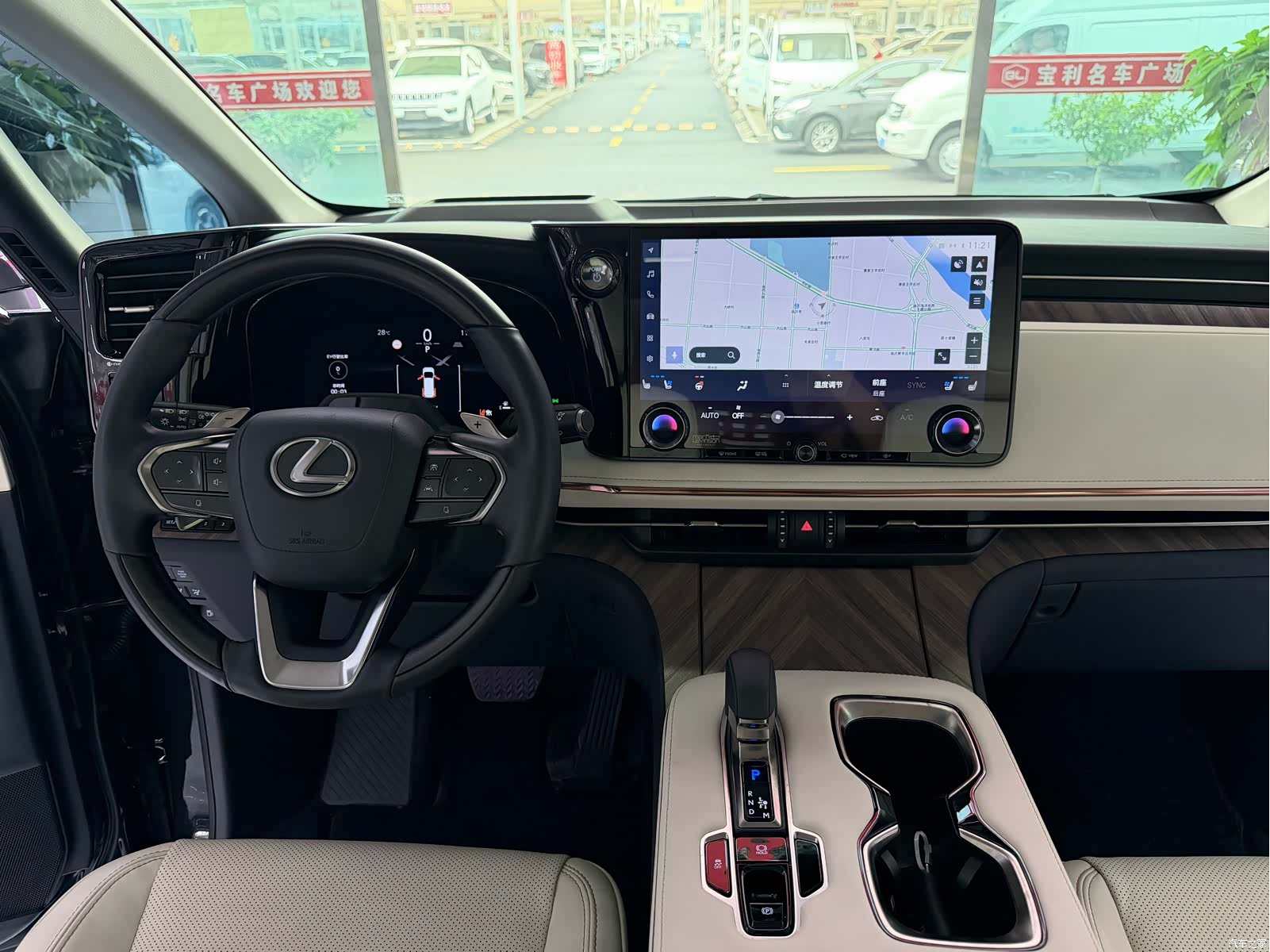Lexus LM, 2026 18