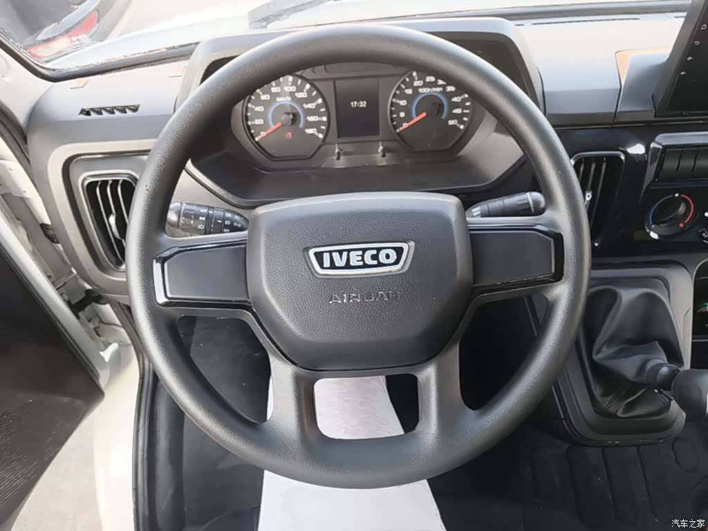 Iveco V40, 2024 4