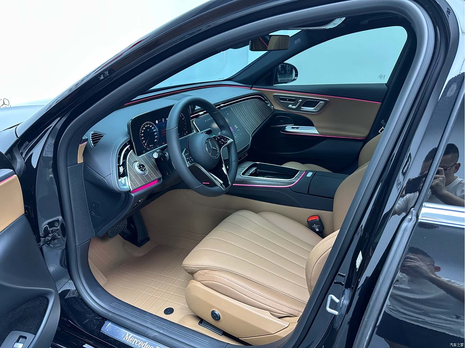 Mercedes-Benz E-Class, 2025 3