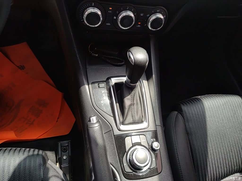 Mazda Mazda3, 2016 10