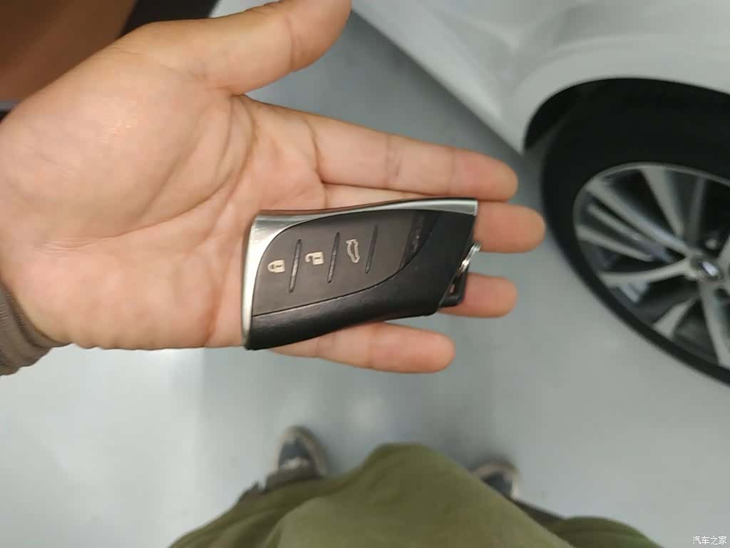 Lexus ES, 2019 17