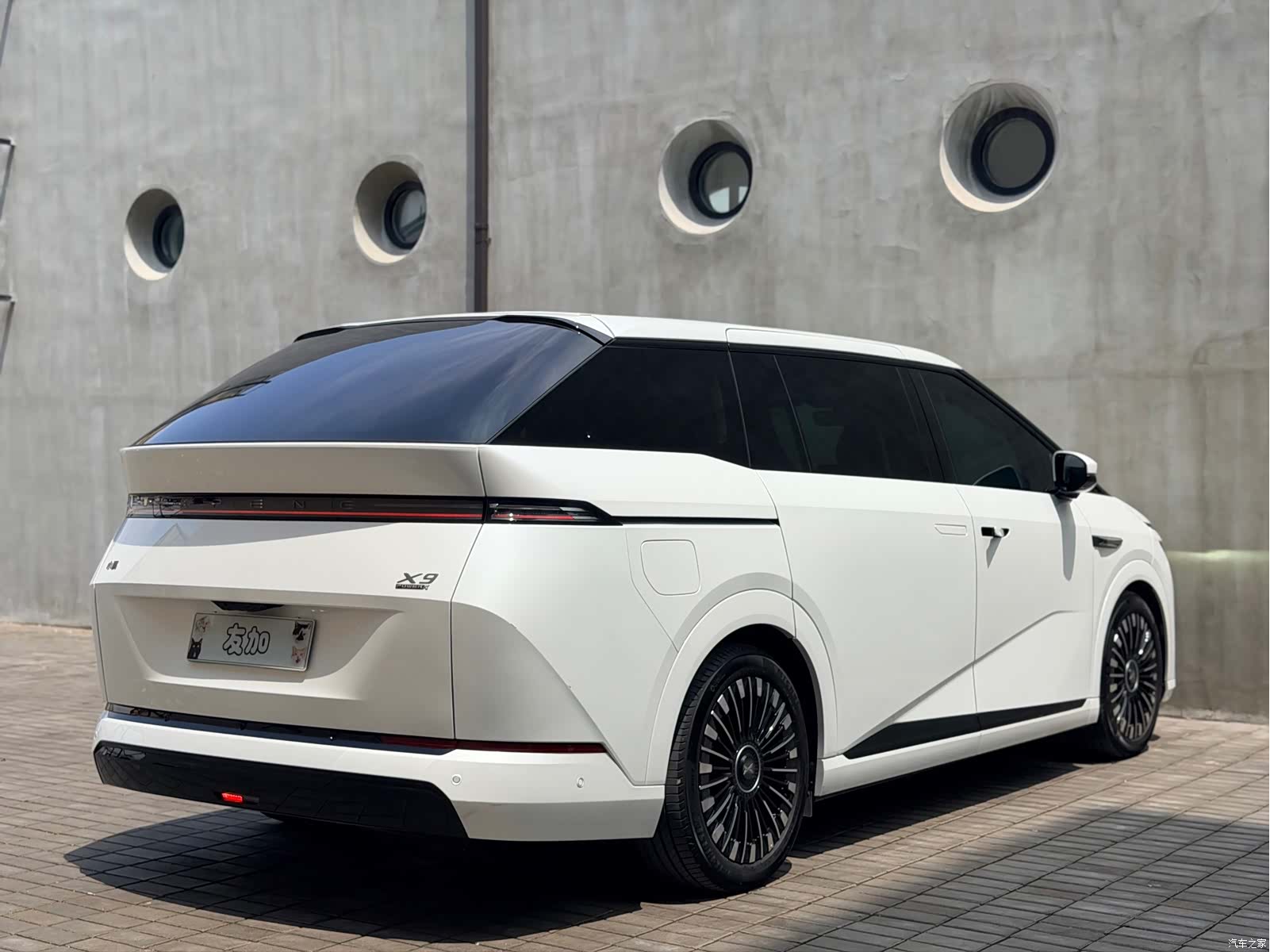 Xpeng X9, 2025 6