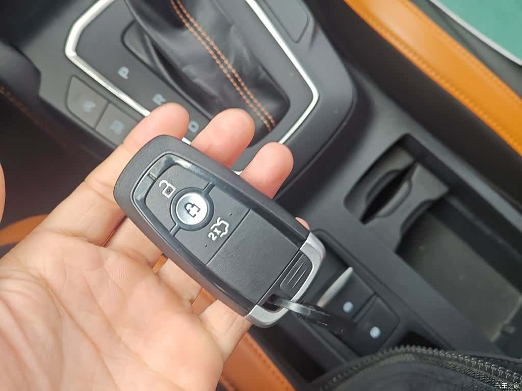 Ford Focus, 2023 12