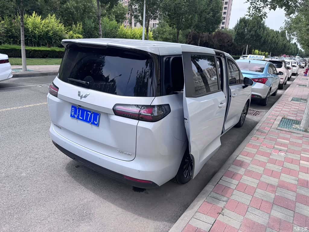 Wuling 730, 2026 3