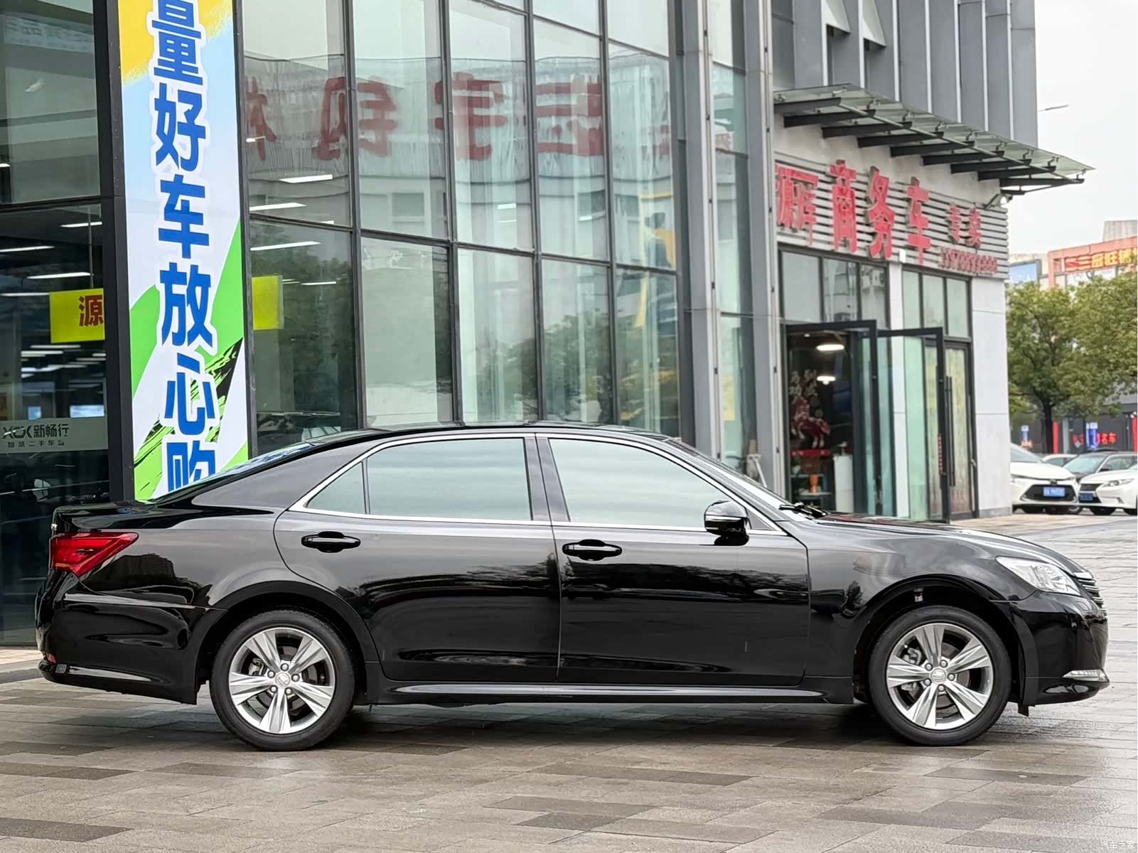 Toyota Crown, 2017 7