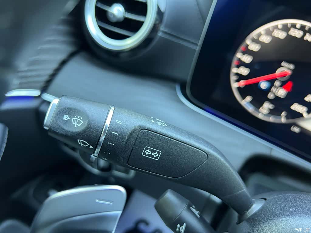 Mercedes-Benz E-Class, 2019 12
